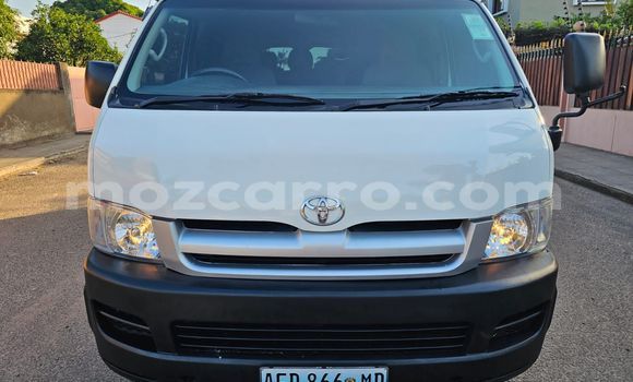 Comprar Usado Toyota Hiace Branco Carro em Maputo em Maputo