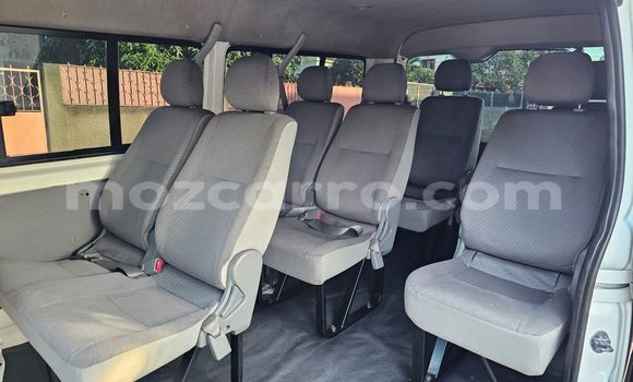 Buy Used Toyota Hiace White Car in Maputo in Maputo Buy Used Toyota Hiace White Car in Maputo in Maputo
