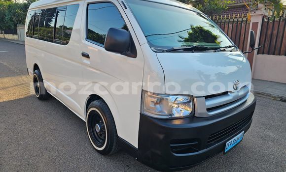 Buy Used Toyota Hiace White Car in Maputo in Maputo Buy Used Toyota Hiace White Car in Maputo in Maputo