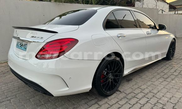 Nunua Ilio tumika Mercedes‒Benz C-klasse AMG Nyeupe Gari ndani ya Maputo nchini Maputo Nunua Ilio tumika Mercedes‒Benz C-klasse AMG Nyeupe Gari ndani ya Maputo nchini Maputo