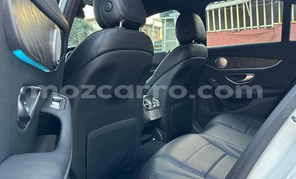Nunua Ilio tumika Mercedes‒Benz C-klasse AMG Nyeupe Gari ndani ya Maputo nchini Maputo Nunua Ilio tumika Mercedes‒Benz C-klasse AMG Nyeupe Gari ndani ya Maputo nchini Maputo