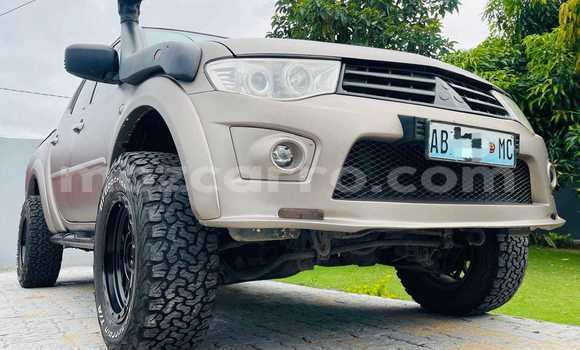 Tenga Tsaru Mitsubishi L200 Beige Mota in Maputo in Maputo Tenga Tsaru Mitsubishi L200 Beige Mota in Maputo in Maputo