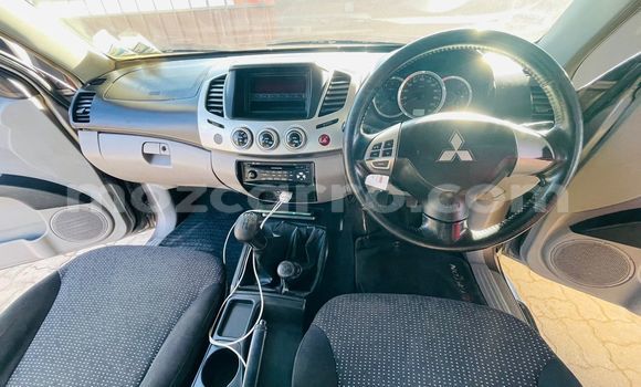 Tenga Tsaru Mitsubishi L200 Beige Mota in Maputo in Maputo Tenga Tsaru Mitsubishi L200 Beige Mota in Maputo in Maputo