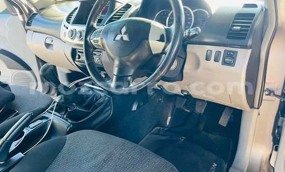 Tenga Tsaru Mitsubishi L200 Beige Mota in Maputo in Maputo Tenga Tsaru Mitsubishi L200 Beige Mota in Maputo in Maputo