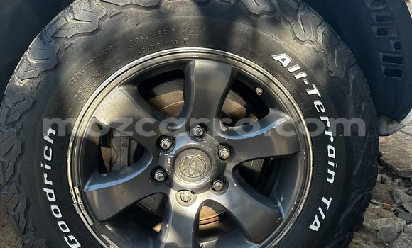 Nunua Ilio tumika Toyota Land Cruiser Prado Nyeupe Gari ndani ya Maputo nchini Maputo Nunua Ilio tumika Toyota Land Cruiser Prado Nyeupe Gari ndani ya Maputo nchini Maputo