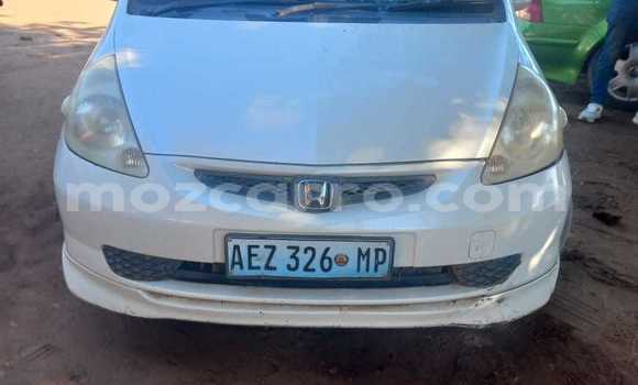 Nunua Ilio tumika Honda Fit Nyeupe Gari ndani ya Maputo nchini Maputo