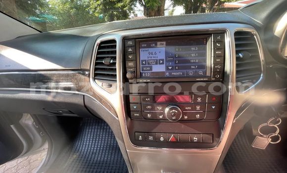 Nunua Ilio tumika Jeep Grand Cherokee Fedha Gari ndani ya Maputo nchini Maputo Nunua Ilio tumika Jeep Grand Cherokee Fedha Gari ndani ya Maputo nchini Maputo