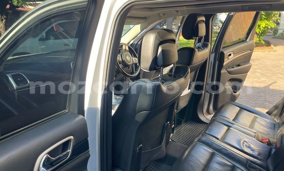 Nunua Ilio tumika Jeep Grand Cherokee Fedha Gari ndani ya Maputo nchini Maputo Nunua Ilio tumika Jeep Grand Cherokee Fedha Gari ndani ya Maputo nchini Maputo