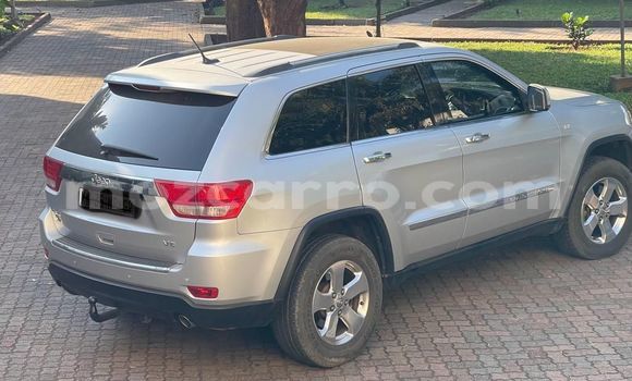 Nunua Ilio tumika Jeep Grand Cherokee Fedha Gari ndani ya Maputo nchini Maputo Nunua Ilio tumika Jeep Grand Cherokee Fedha Gari ndani ya Maputo nchini Maputo