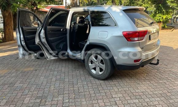 Nunua Ilio tumika Jeep Grand Cherokee Fedha Gari ndani ya Maputo nchini Maputo Nunua Ilio tumika Jeep Grand Cherokee Fedha Gari ndani ya Maputo nchini Maputo