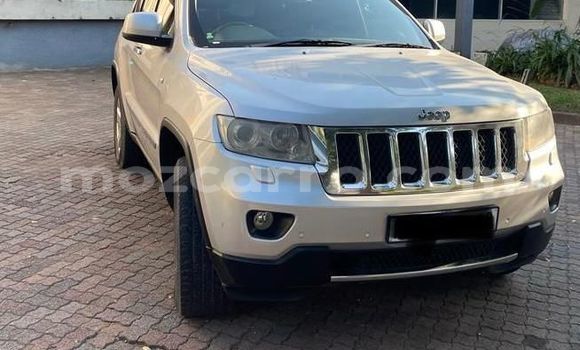 Nunua Ilio tumika Jeep Grand Cherokee Fedha Gari ndani ya Maputo nchini Maputo Nunua Ilio tumika Jeep Grand Cherokee Fedha Gari ndani ya Maputo nchini Maputo