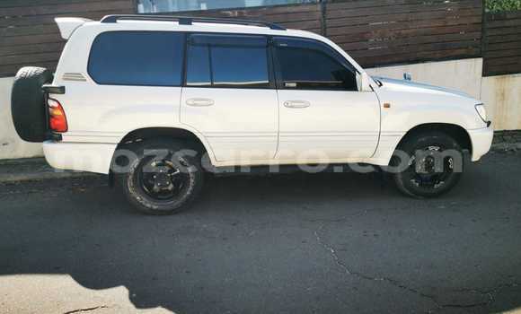 Nunua Ilio tumika Toyota Land Cruiser Prado Nyeupe Gari ndani ya Maputo nchini Maputo Nunua Ilio tumika Toyota Land Cruiser Prado Nyeupe Gari ndani ya Maputo nchini Maputo