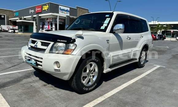 Comprar Usado Mitsubishi Pajero Branco Carro em Maputo em Maputo