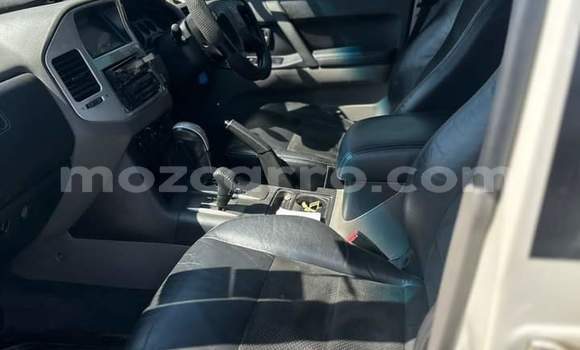 Buy Used Mitsubishi Pajero White Car in Maputo in Maputo Buy Used Mitsubishi Pajero White Car in Maputo in Maputo