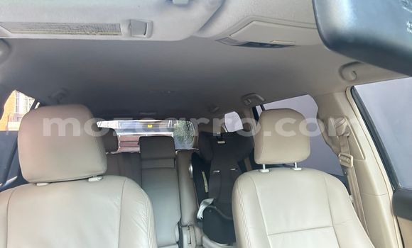 Buy Used Toyota Land Cruiser Prado White Car in Maputo in Maputo Buy Used Toyota Land Cruiser Prado White Car in Maputo in Maputo