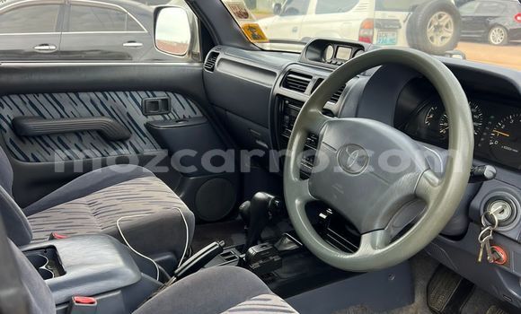 Nunua Ilio tumika Toyota Land Cruiser Brown Gari ndani ya Maputo nchini Maputo Nunua Ilio tumika Toyota Land Cruiser Brown Gari ndani ya Maputo nchini Maputo