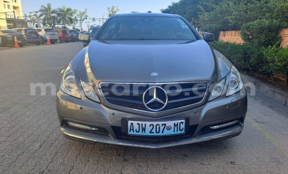 Comprar Novo Mercedes-Benz E200 Prata Carro em Maputo em Maputo