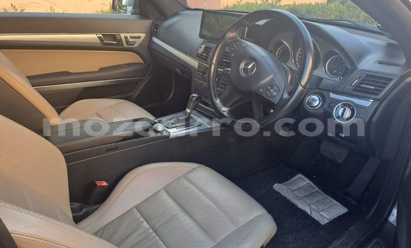 Comprar Novo Mercedes-Benz E200 Prata Carro em Maputo em Maputo Comprar Novo Mercedes-Benz E200 Prata Carro em Maputo em Maputo