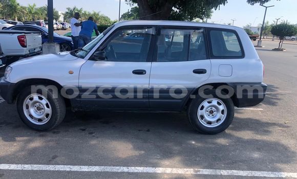 Comprar Usado Toyota RAV4 Branco Carro em Maputo em Maputo Comprar Usado Toyota RAV4 Branco Carro em Maputo em Maputo