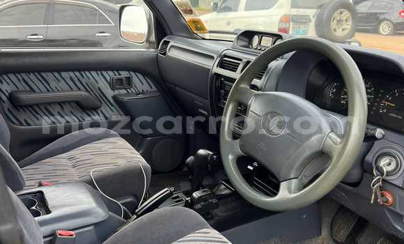 Nunua Ilio tumika Toyota Land Cruiser Prado Fedha Gari ndani ya Maputo nchini Maputo Nunua Ilio tumika Toyota Land Cruiser Prado Fedha Gari ndani ya Maputo nchini Maputo