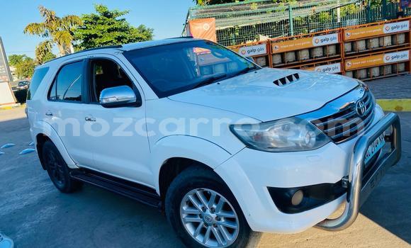 Buy Used Toyota Land Cruiser Prado White Car in Maputo in Maputo Buy Used Toyota Land Cruiser Prado White Car in Maputo in Maputo