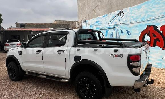 Comprar Importar Ford Pickup Branco Carro em Maputo em Maputo