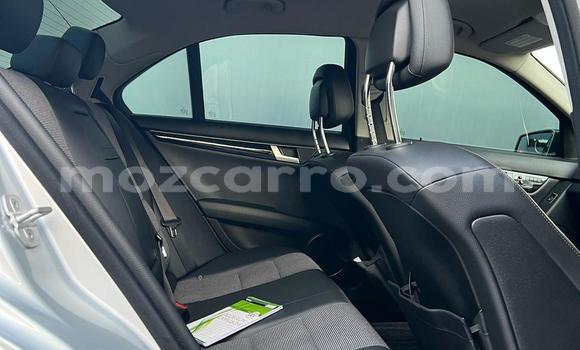 Nunua Ilio tumika Mercedes-Benz C-Classe Fedha Gari ndani ya Maputo nchini Maputo Nunua Ilio tumika Mercedes-Benz C-Classe Fedha Gari ndani ya Maputo nchini Maputo