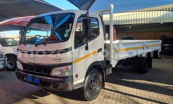 Buy Used Toyota Dyna White Truck in Maputo in Maputo