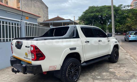 Comprar Novo Toyota Hiluxe Revo Branco Carro em Maputo em Maputo Comprar Novo Toyota Hiluxe Revo Branco Carro em Maputo em Maputo