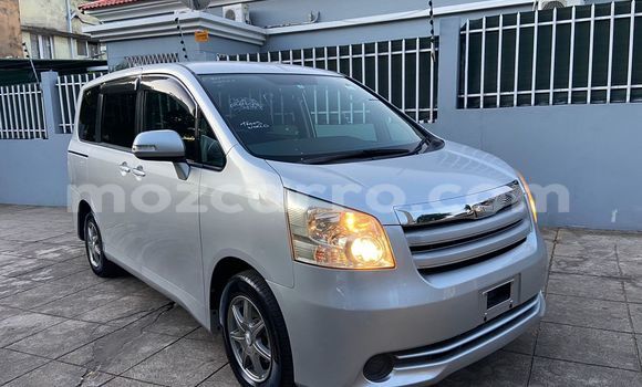 Buy New Toyota Noah Silver Car in Maputo in Maputo Buy New Toyota Noah Silver Car in Maputo in Maputo