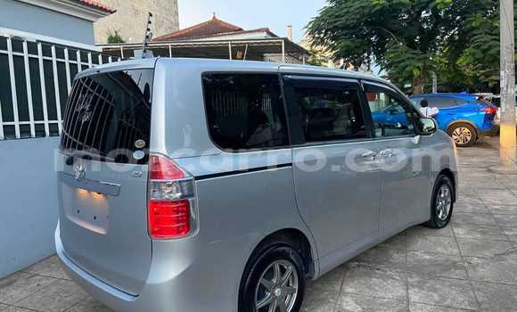 Buy New Toyota Noah Silver Car in Maputo in Maputo Buy New Toyota Noah Silver Car in Maputo in Maputo