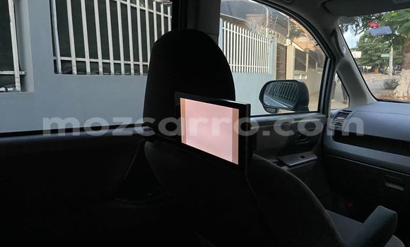 Buy New Toyota Noah Silver Car in Maputo in Maputo Buy New Toyota Noah Silver Car in Maputo in Maputo