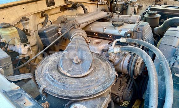 Buy Used Toyota Land Cruiser White Car in Maputo in Maputo Buy Used Toyota Land Cruiser White Car in Maputo in Maputo