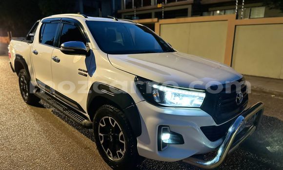 Buy Used Toyota Land Cruiser Prado White Car in Maputo in Maputo