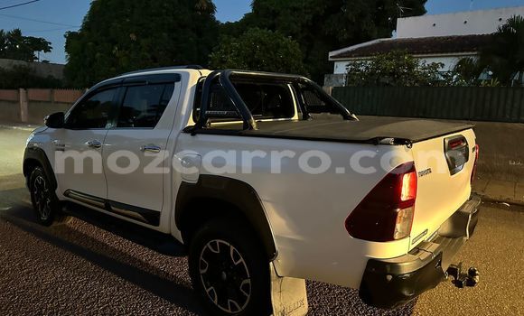 Tenga Tsaru Toyota Land Cruiser Prado Chena Mota in Maputo in Maputo Tenga Tsaru Toyota Land Cruiser Prado Chena Mota in Maputo in Maputo