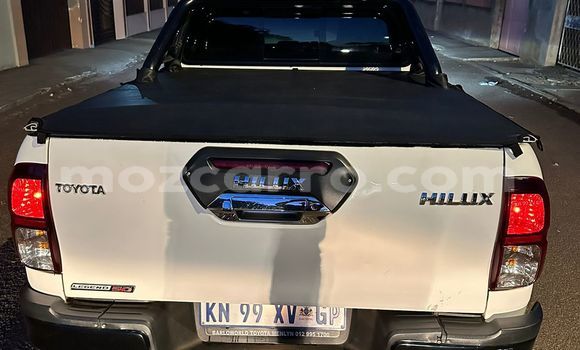 Tenga Tsaru Toyota Land Cruiser Prado Chena Mota in Maputo in Maputo Tenga Tsaru Toyota Land Cruiser Prado Chena Mota in Maputo in Maputo