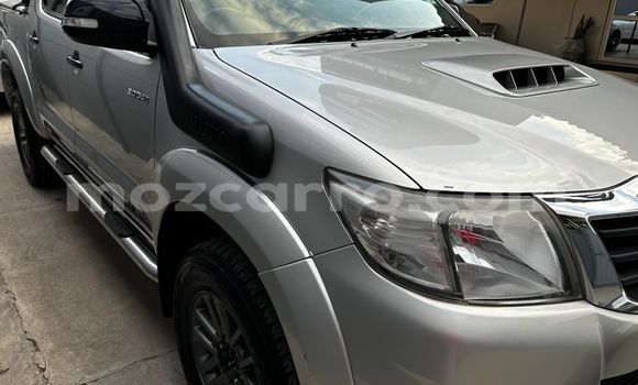 Nunua Ilio tumika Toyota Hilux Fedha Gari ndani ya Maputo nchini Maputo