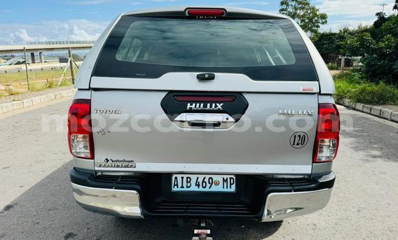 Nunua Ilio tumika Toyota Hiluxe Revo Brown Gari ndani ya Maputo nchini Maputo Nunua Ilio tumika Toyota Hiluxe Revo Brown Gari ndani ya Maputo nchini Maputo