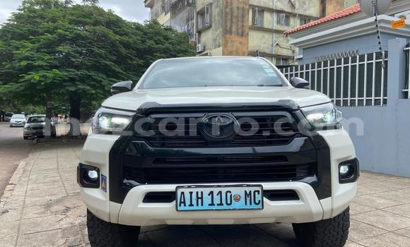 Comprar Novo Toyota Hiluxe Revo Branco Carro em Maputo em Maputo Comprar Novo Toyota Hiluxe Revo Branco Carro em Maputo em Maputo