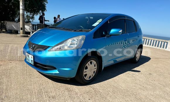 Nunua Ilio tumika Honda Fit Bluu Gari ndani ya Maputo nchini Maputo