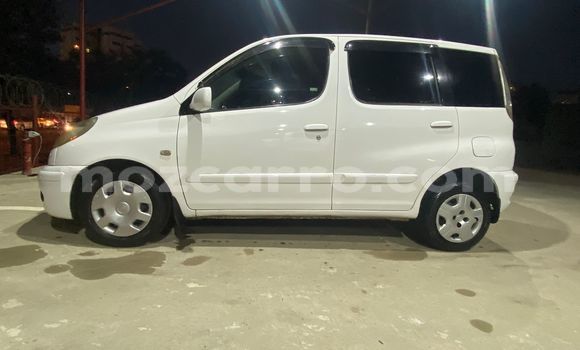 Comprar Usado Toyota FunCargo Branco Carro em Maputo em Maputo Comprar Usado Toyota FunCargo Branco Carro em Maputo em Maputo