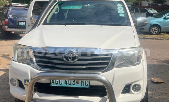 Buy Used Toyota Hilux White Car in Maputo in Maputo Buy Used Toyota Hilux White Car in Maputo in Maputo