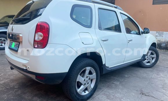 Nunua Ilio tumika Renault Duster Nyeupe Gari ndani ya Maputo nchini Maputo Nunua Ilio tumika Renault Duster Nyeupe Gari ndani ya Maputo nchini Maputo