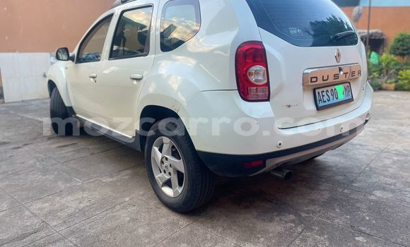 Nunua Ilio tumika Renault Duster Nyeupe Gari ndani ya Maputo nchini Maputo Nunua Ilio tumika Renault Duster Nyeupe Gari ndani ya Maputo nchini Maputo