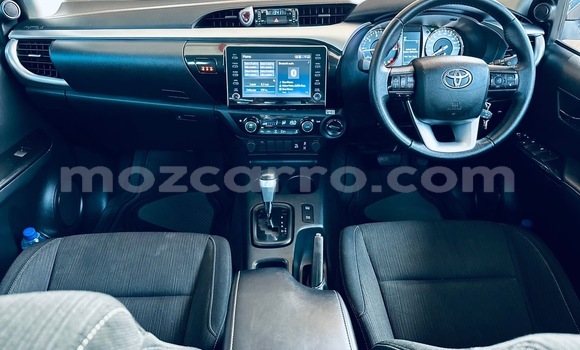 Buy Used Toyota Hiluxe Revo White Car in Maputo in Maputo Buy Used Toyota Hiluxe Revo White Car in Maputo in Maputo