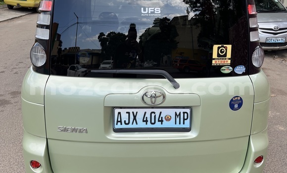 Comprar Novo Toyota Sienta Verde Carro em Moçambique em Nampula Comprar Novo Toyota Sienta Verde Carro em Moçambique em Nampula