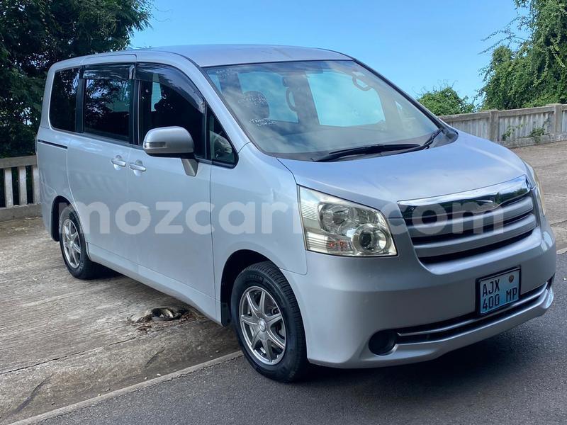 Big with watermark toyota noah maputo maputo 22997