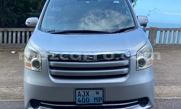 Buy Used Toyota Noah Silver Car in Maputo in Maputo Buy Used Toyota Noah Silver Car in Maputo in Maputo