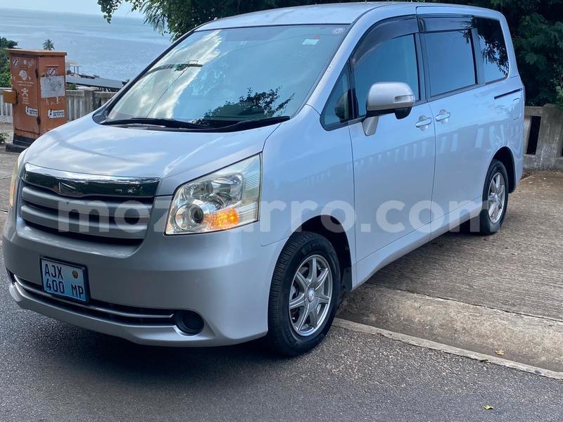 Big with watermark toyota noah maputo maputo 22997