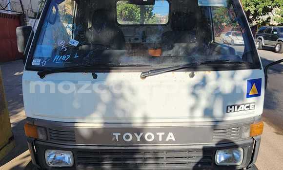 Nunua Mpya Toyota Hiace Nyeupe Gari ndani ya Maputo nchini Maputo